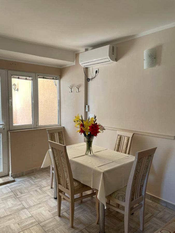 Apartman Pijavica Bijela Exteriér fotografie